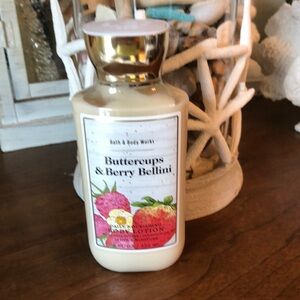 Bath & Body Works Cream Moisturizer Body lotion Buttercups & Berry Bellini.